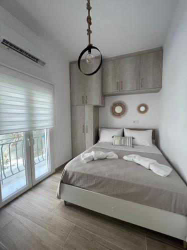 "Calm Joy & J" - Joy