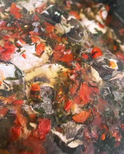 Makanan di atau berdekatan rumah tamu ini