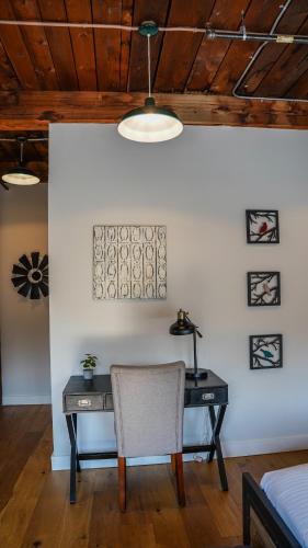 Un lugar para sentarse en Old Mill Inn