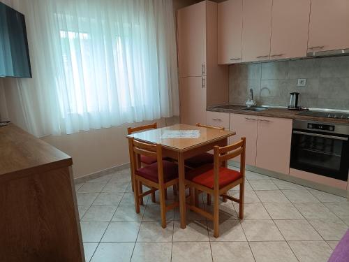 Dapur atau dapur kecil di Kuća za odmor DESA