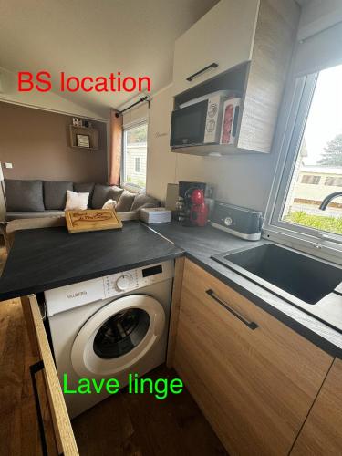 Dapur atau dapur kecil di Mobile Home Le Badour