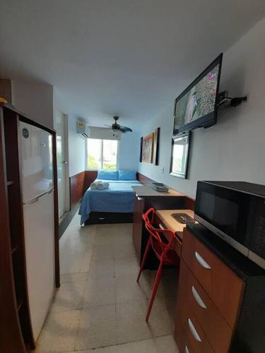 R.1112 Estudio ejecutivo, privado con cocina y baño.