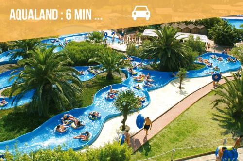 une vue aérienne d'un parc aquatique dans l'établissement L'Evasion Bleue * WIFI * Bord de mer * Piscine *, au Cap d'Agde