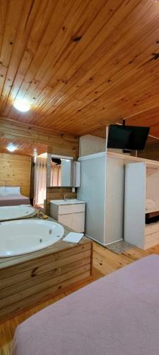 Dapur atau dapur kecil di Pousada suite avencal