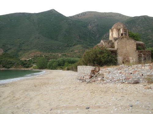 Imagen de la galería de Thalis Rooms, en Skoutari