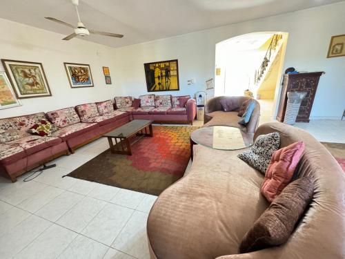 Imagen de la galería de Villa marina 5 first row on lake 5 bed rooms ac, en El Alamein