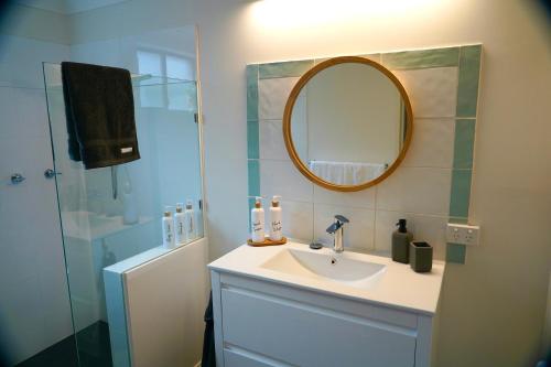 Un baño de Private Guest Suite Currumbin Waters