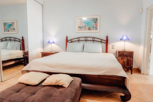 Postel nebo postele na pokoji v ubytování The elegance of Tierra del Sol with private pool