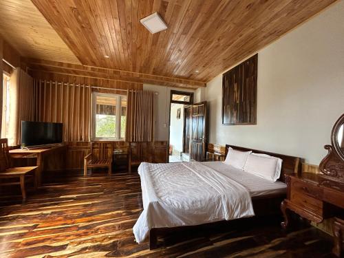 TV a/nebo společenská místnost v ubytování Ngọc Vy House Dalat