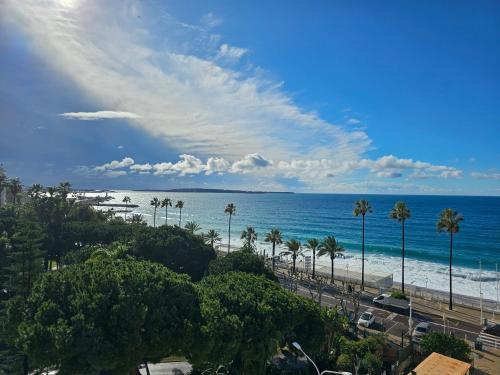 Superbe vue mer à 50 mètres des plages
