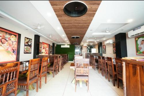 Χώρος καθιστικού στο The Royal Galaxy - Hotel in Fateh Sagar Rd