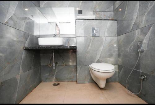 Ένα μπάνιο στο The Royal Galaxy - Hotel in Fateh Sagar Rd