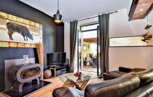 Photo de la galerie de l'établissement 2 Bedroom Cozy Home In Pujaut, à Pujaut