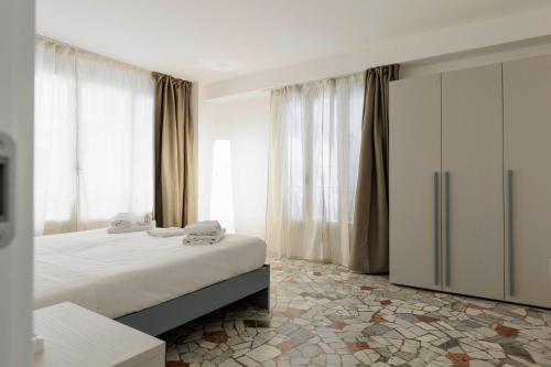 Giordano Luxury Home