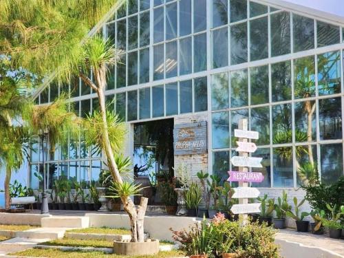 ภูผาหน้าเล PhuPha-NaLay Cafe'n Campingにある庭