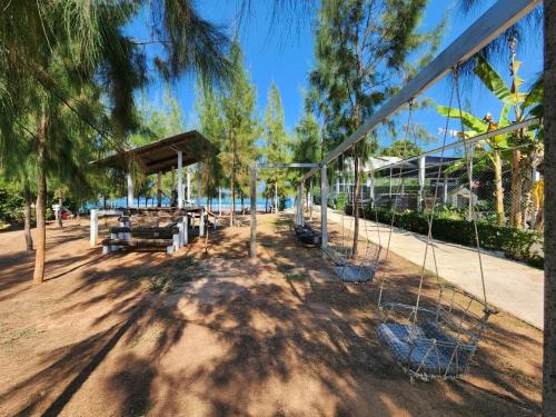 ภูผาหน้าเล PhuPha-NaLay Cafe'n Campingにある庭