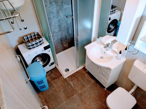 Kúpeľňa v ubytovaní Holiday Home Grimalda