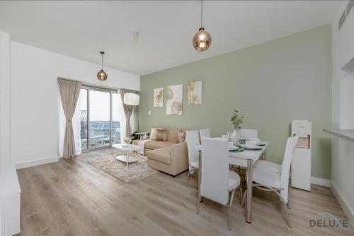 Comfortable 1BR Apartment in Marina Tower, Dubai Marina by Deluxe Holiday Homes