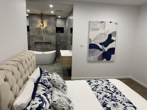 Gambar di galeri bagi Fairy Meadow Beach House di Fairy Meadow