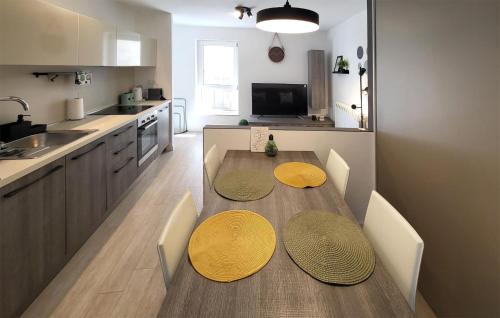 1 Bedroom Beautiful Apartment In Pula