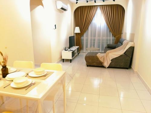 Zona de estar de Kulai Apartment 3BR-5BR near IOI, Aeon and Senai Airport