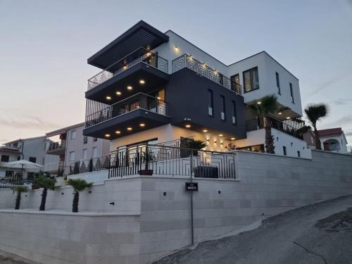 Luxury Villa Adriatica-*Heated Pool-Sauna-Jacuzzi*