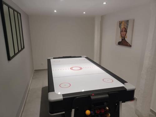 Η αίθουσα παιχνιδιών του Appartement Jacuzzi /billard