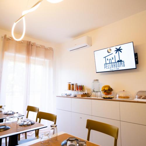 Pellarooms Quality Bebにあるテレビまたはエンターテインメントセンター