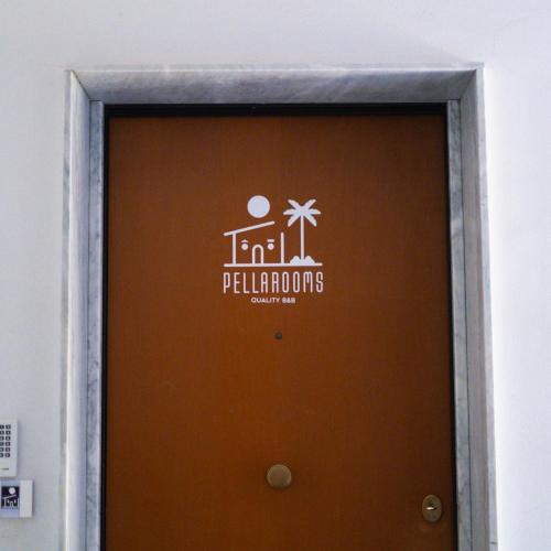 Pellarooms Quality Bebに飾ってある許可証、賞状、看板またはその他の書類