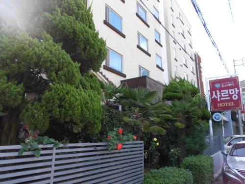 Budova, kde se hotel nachází
