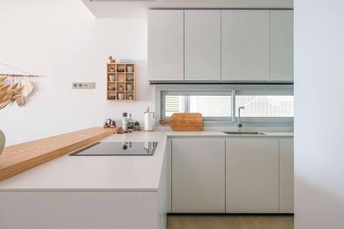 Med Two luxury apartment with sea view