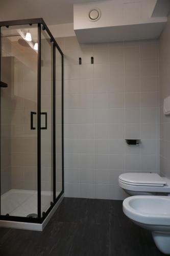 Ένα μπάνιο στο Milan Space Loft - Apartment close to M5 subway - Free Parking - Sky & Netflix TV