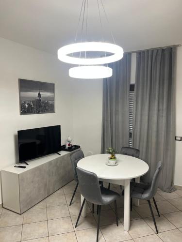 Телевизор и/или развлекательный центр в La Perla del Mare - 9 minutes from FCO Airport - Free WiFi e Netflix