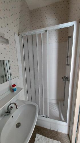 Phòng tắm tại Les Gites du château