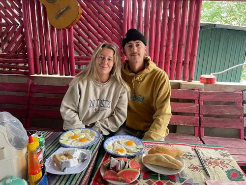 Mad på pensionatet eller i nærheden