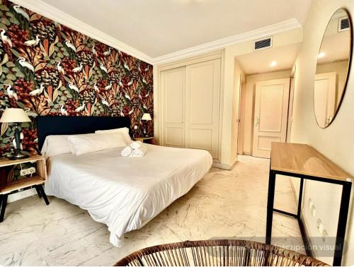 Center Puerto Banus photo 2