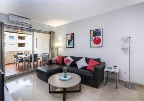 Estepona Marina, Winter Sun from 99E per night, Sea Views, Balcony, Lift, Wifi