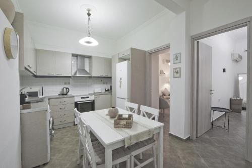 Irida Stylish, Cozy, Fully Equipped Apt