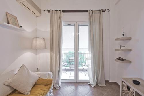 Postel nebo postele na pokoji v ubytování Irida Stylish, Cozy, Fully Equipped Apt
