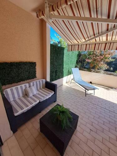 Photo de la galerie de l'établissement Location de Vacances T2 RDC, à Vallauris