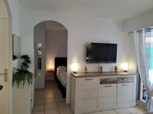 Photo de la galerie de l'établissement Location de Vacances T2 RDC, à Vallauris