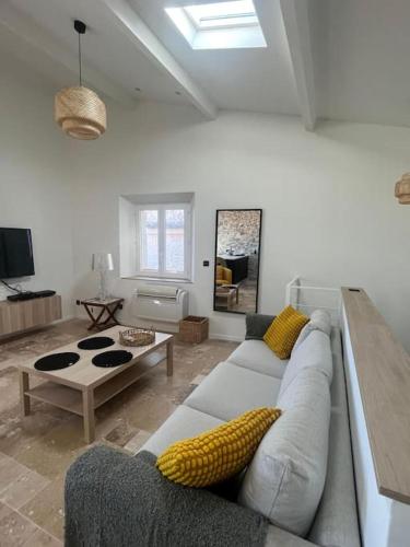 STRELIZIA - New central old Antibes for 4 AC