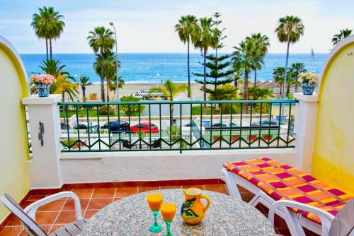 2e Ferienwohnung am Meer Playa Burriana 1 Linea, erste Strandreihe front row, fast Wi-Fi, air conditioning
