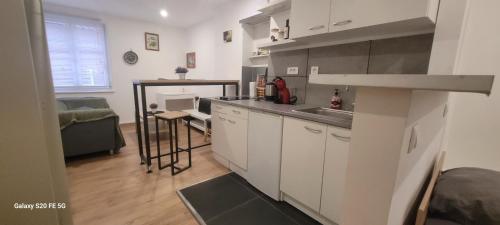 Studio Petit Battant Wifi Supercentre Très calme