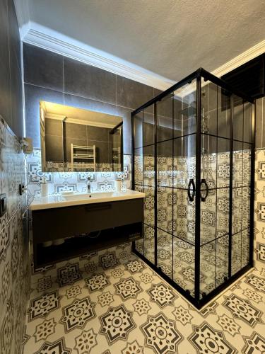 Bilik mandi di Ponte Butik Otel