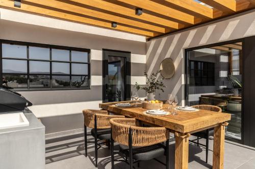 The sand City apartment with Outdoor Hot Tub