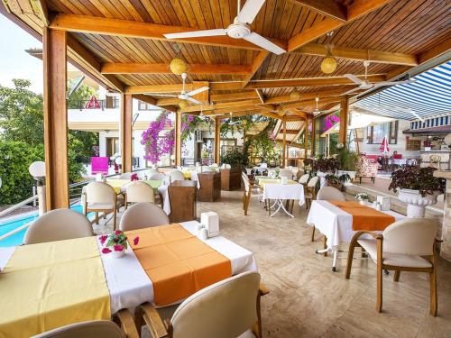 En restaurant eller et spisested på SunStar Kleopatra beach