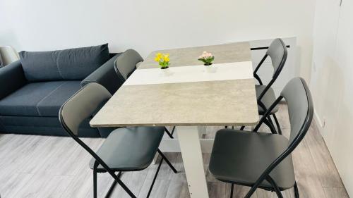 Posezení v ubytování Nid Cozy - zone historique de Clermont Ferrand