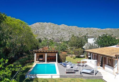 Relax just outside Pollensa recently renovated by Renthousing