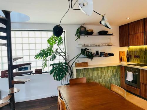 Η κουζίνα ή μικρή κουζίνα στο Small architect's house
